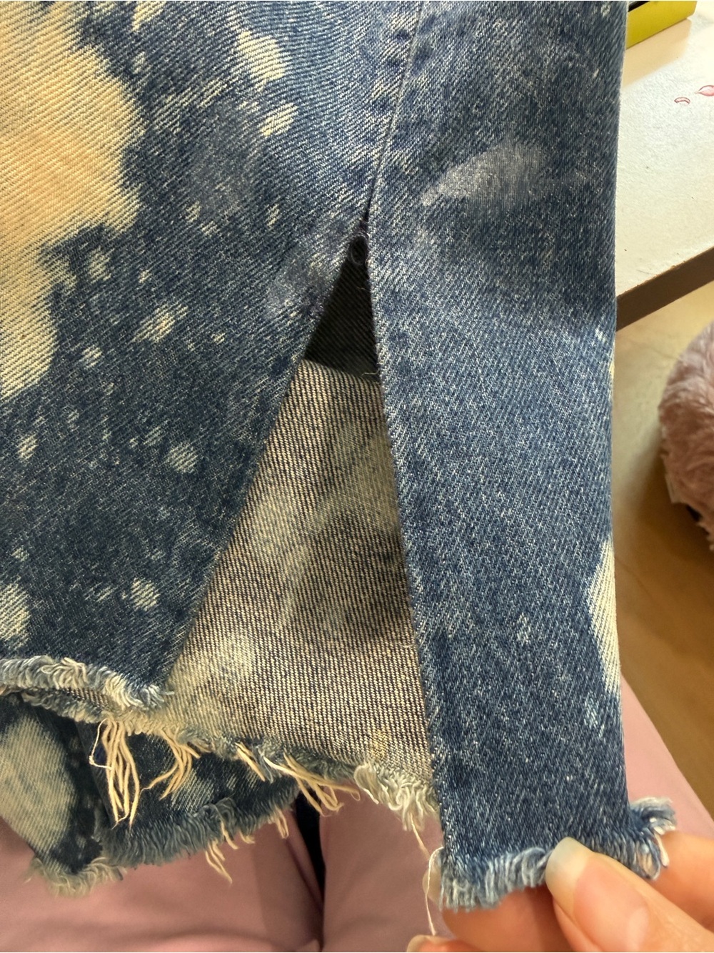 Levi's vintage 1980s Blue Jean cut off Bermuda High-Rise Shorts hand bleached - Picture 6 of 10